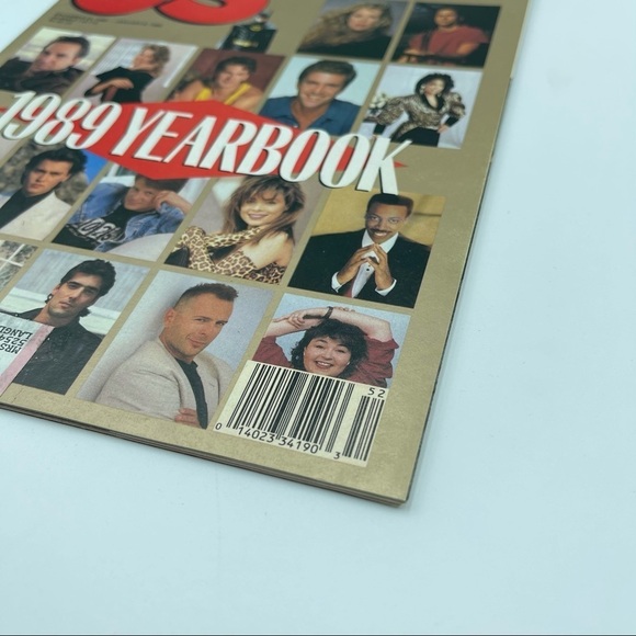 US Entertainment Magazine 1990 1989 Yearbook - Picture 2 of 7